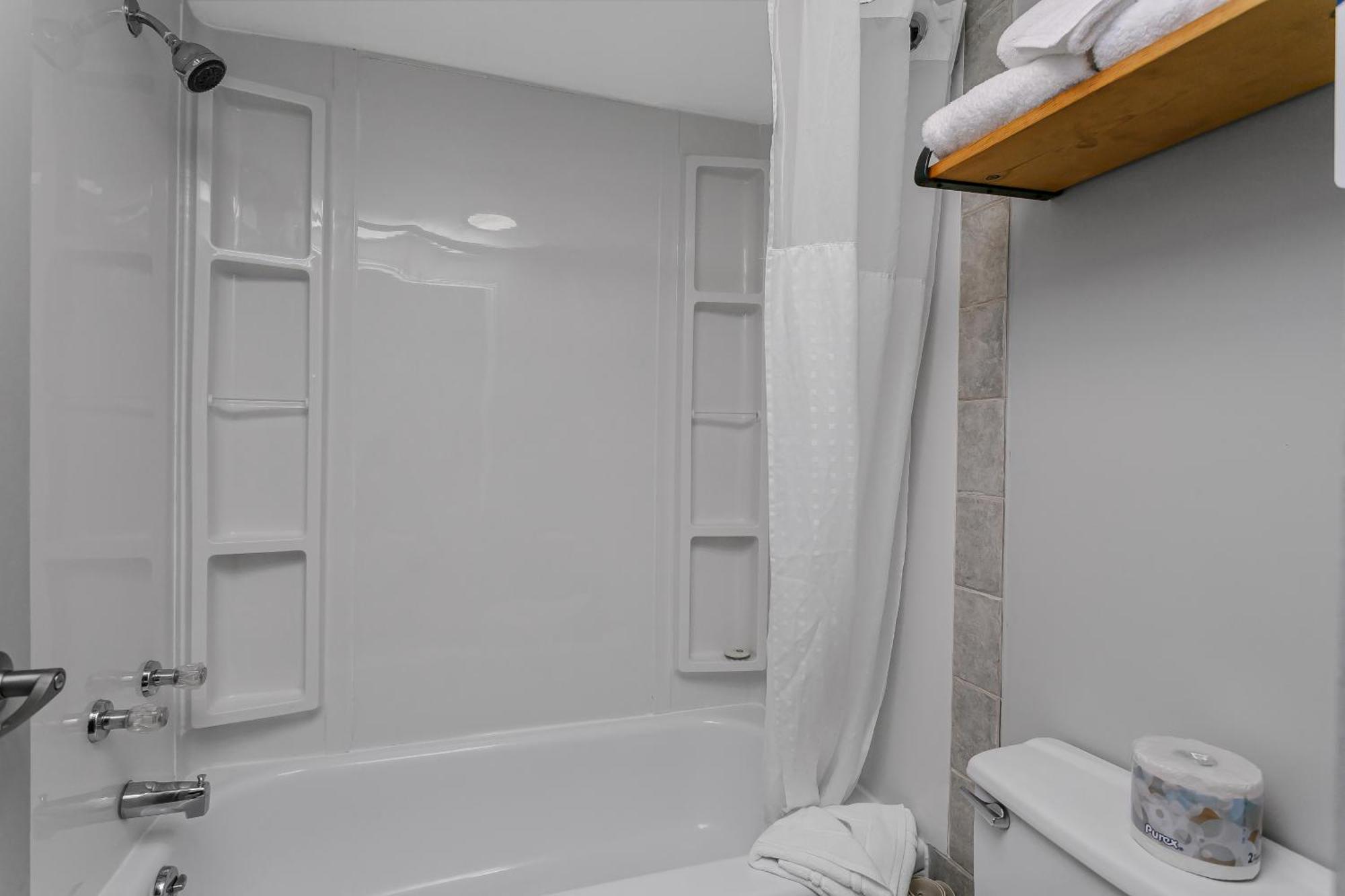 Hotel Tonquin 3*